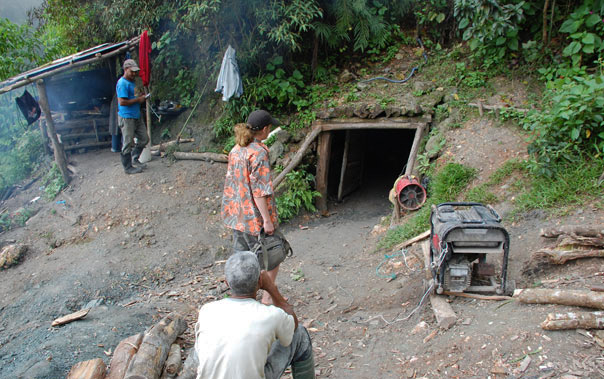 Mining in Dominican Republic, amber